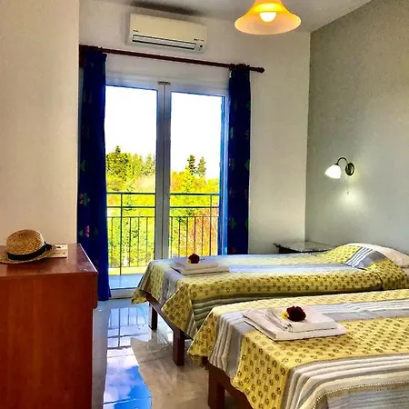 Πανσιόν In - Banos And Swimming Pool Near The *