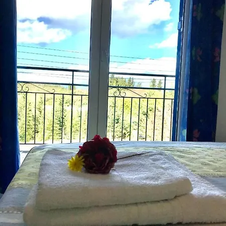 Πανσιόν In - Banos And Swimming Pool Near The